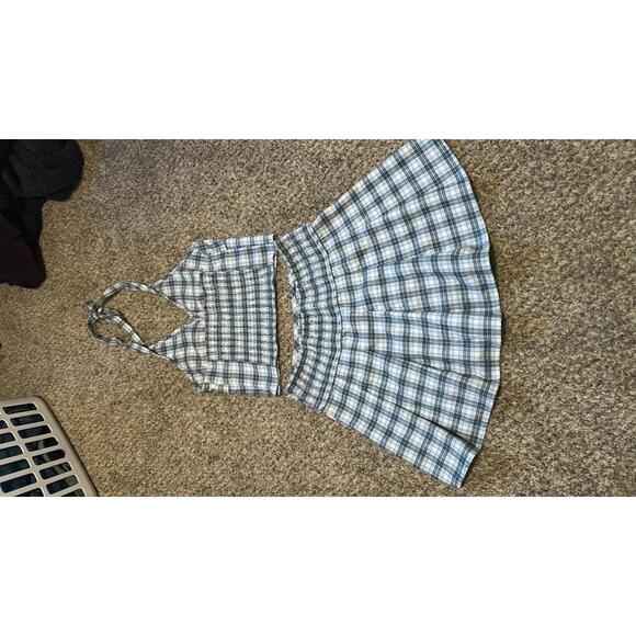 Hollister Crop Top and Skirt Set - Picture 3 of 4